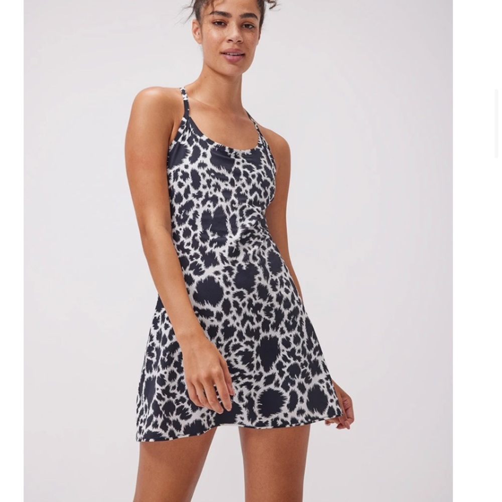 OUTDOOR VOICES EXERCISE DRESS SIZE M